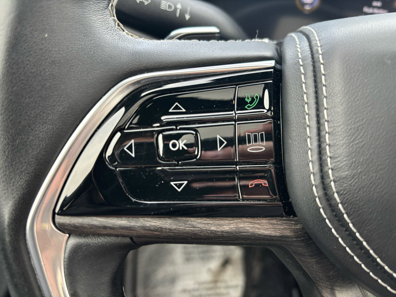 Used 2021 Jeep Grand Cherokee L Overland w/ Luxury Tech Group IV image 19