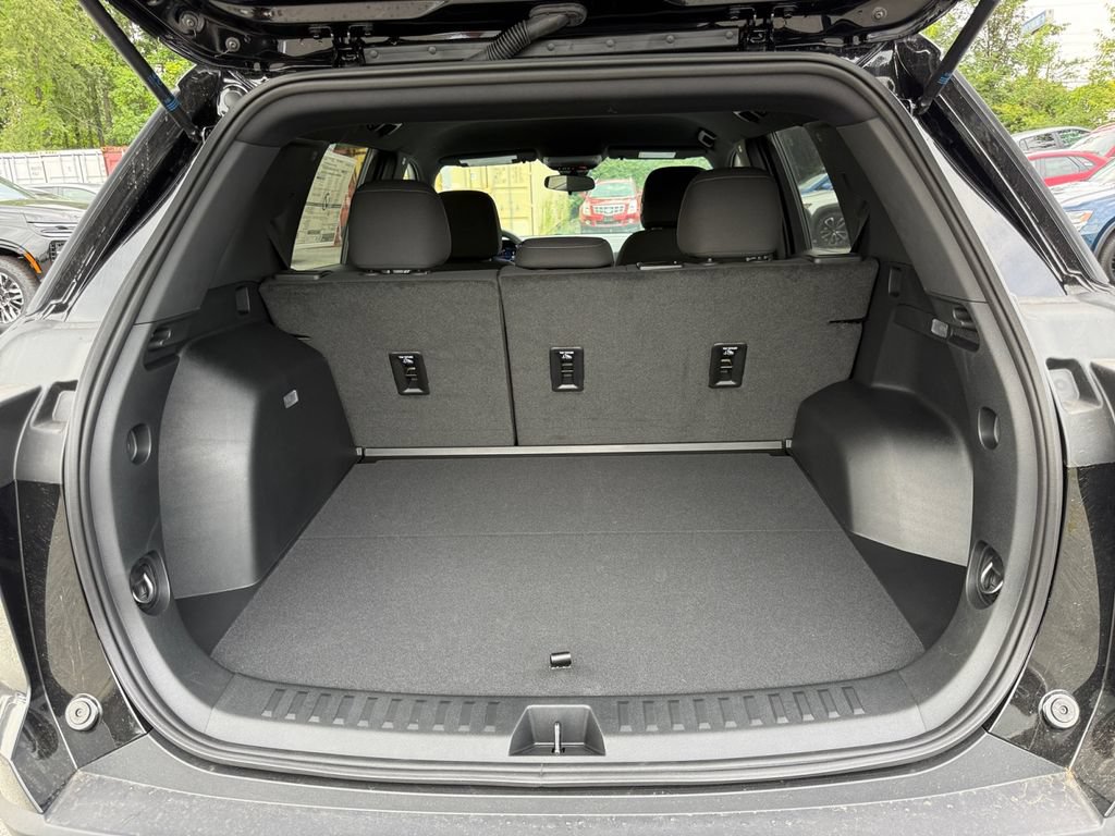 New 2027 Chevrolet Equinox LT FWD image 23