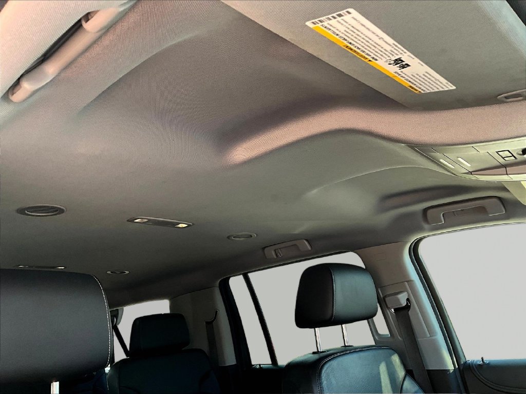 Used 2018 Chevrolet Suburban Premier AWD/4WD image 30