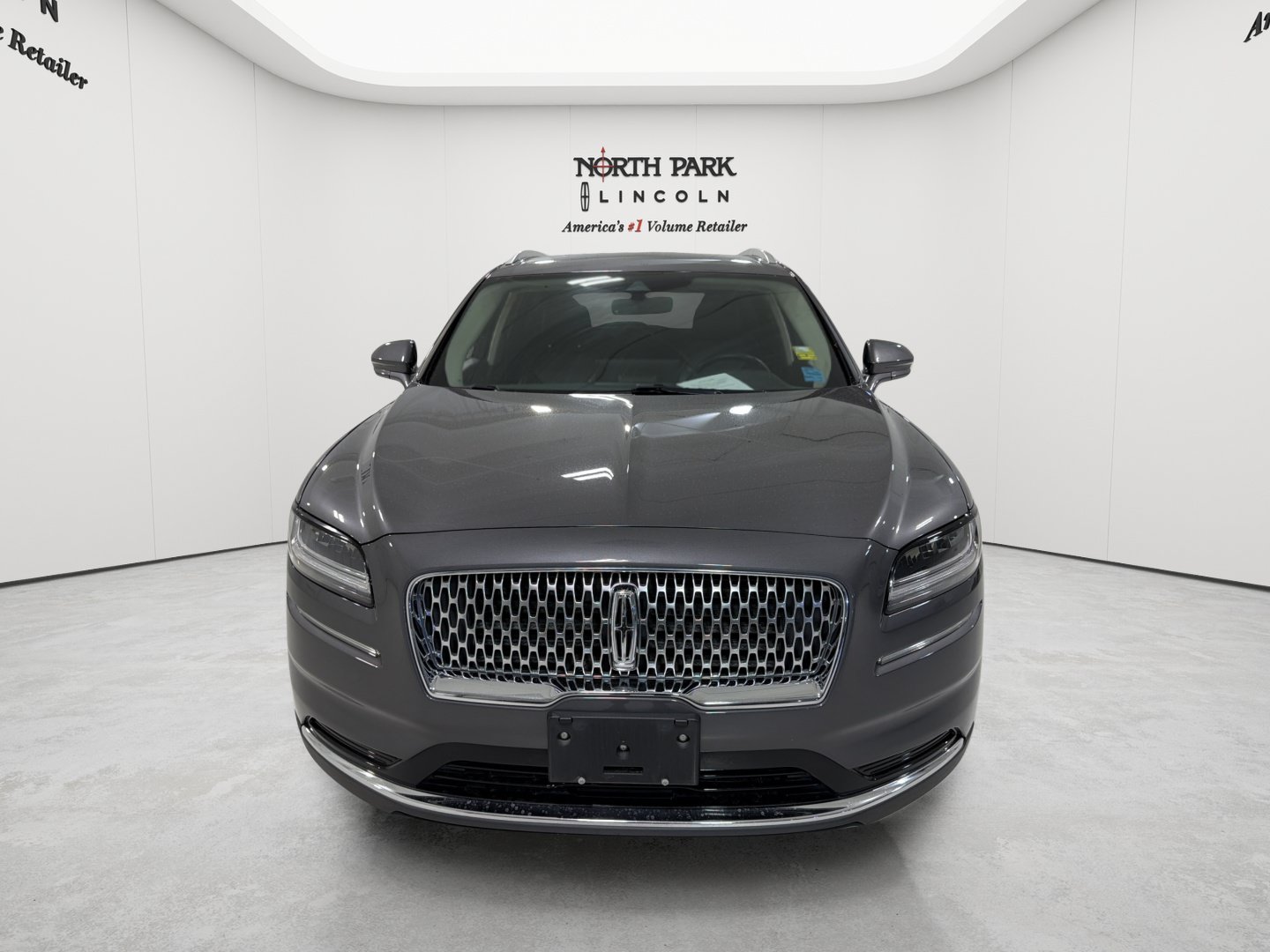 Used 2023 Lincoln Nautilus FWD w/ Premium Package image 8