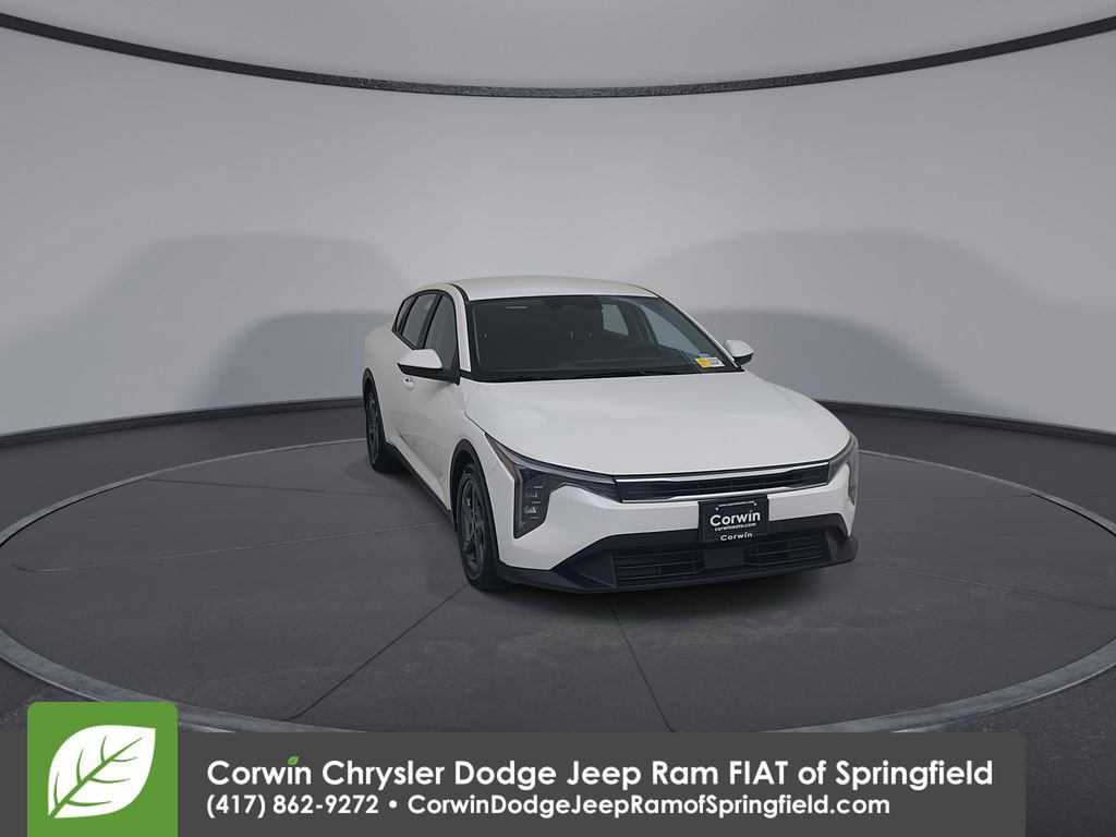 Used 2025 Kia K4 FWD image 3