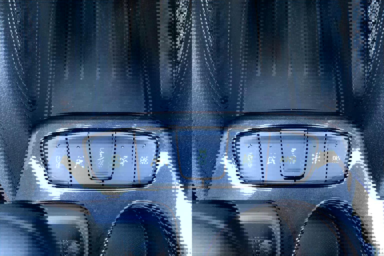 Used 2025 Chevrolet TrailBlazer LT image 35