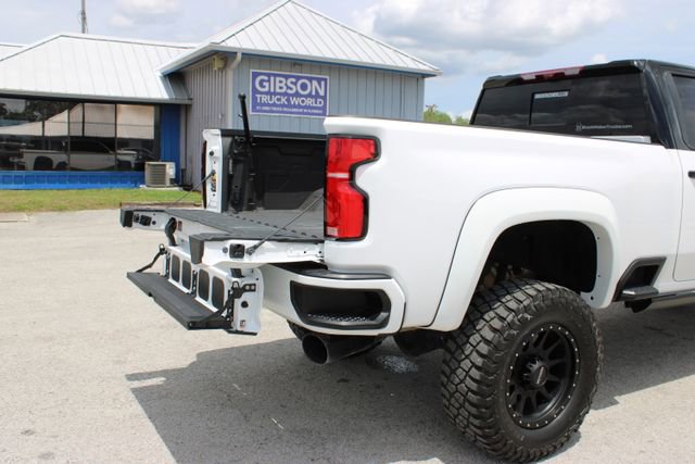 Used 2024 Chevrolet Silverado 2500 LTZ w/ LTZ Plus Package AWD/4WD image 10