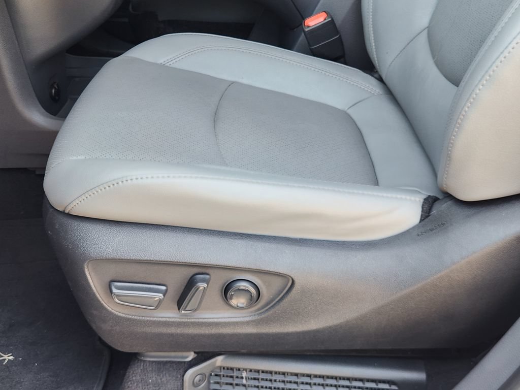 Used 2022 Toyota Sienna Limited AWD/4WD image 22