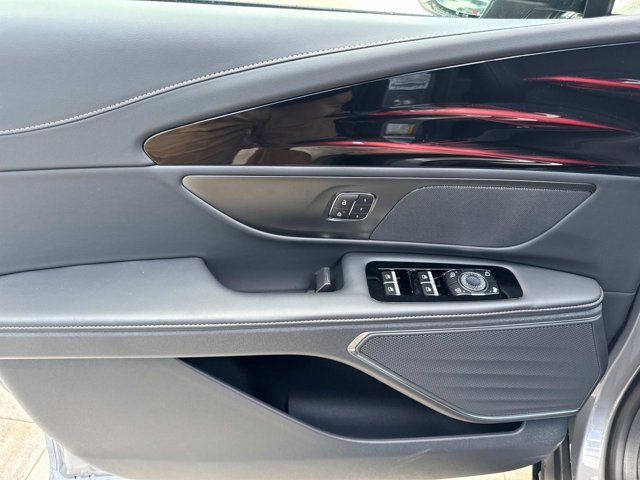 New 2025 Lincoln Nautilus Premier w/ Jet Appearance Package image 9