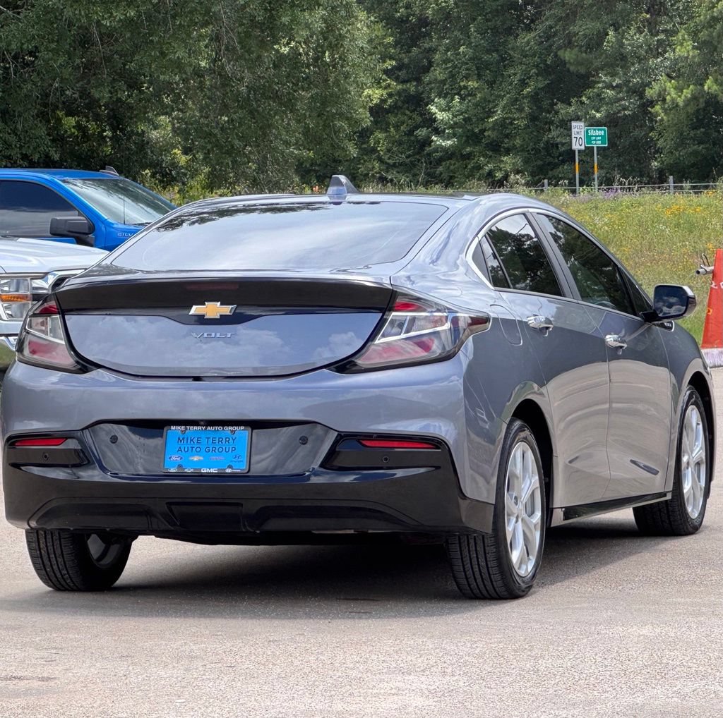 Used 2018 Chevrolet Volt Premier w/ Driver Confidence Package FWD image 14