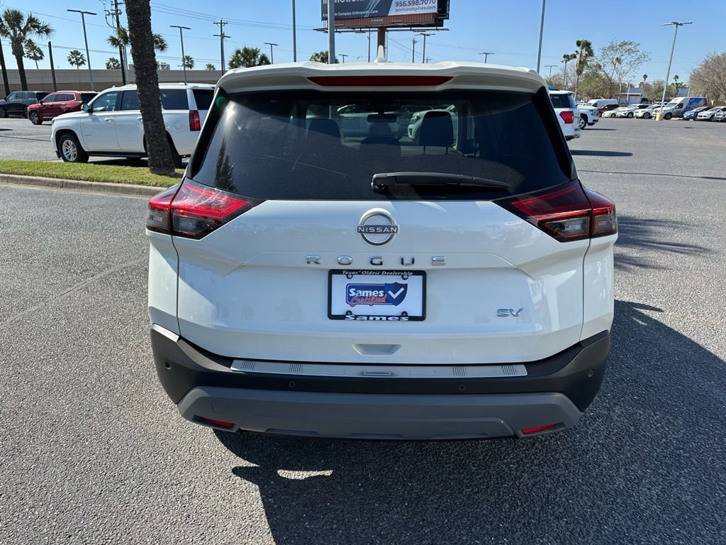 Used 2023 Nissan Rogue SV image 6