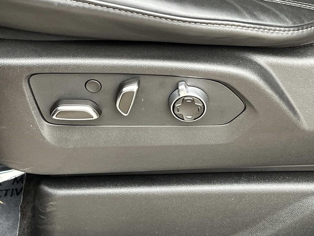 Certified 2024 Cadillac Escalade Sport Platinum w/ Heavy-Duty Trailer Package image 28