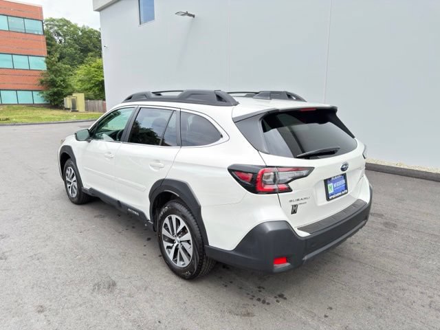 Certified 2025 Subaru Outback Premium AWD/4WD image 9
