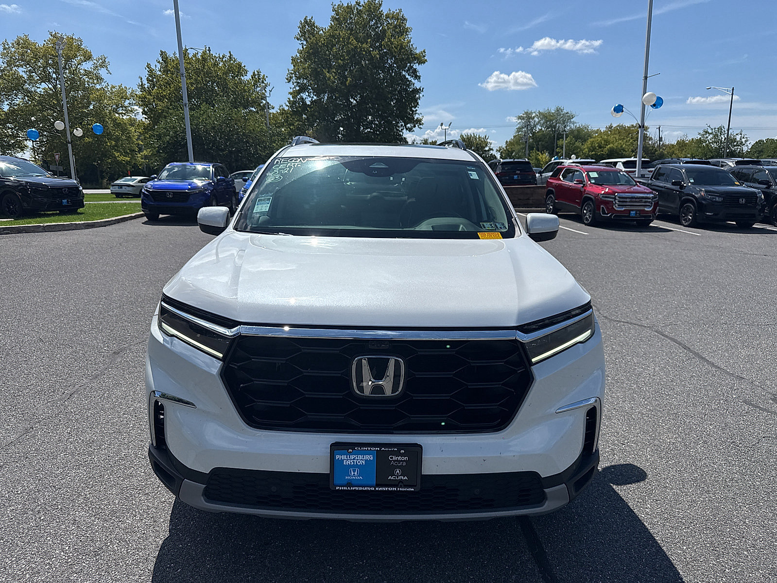 Used 2025 Honda Pilot Elite image 1