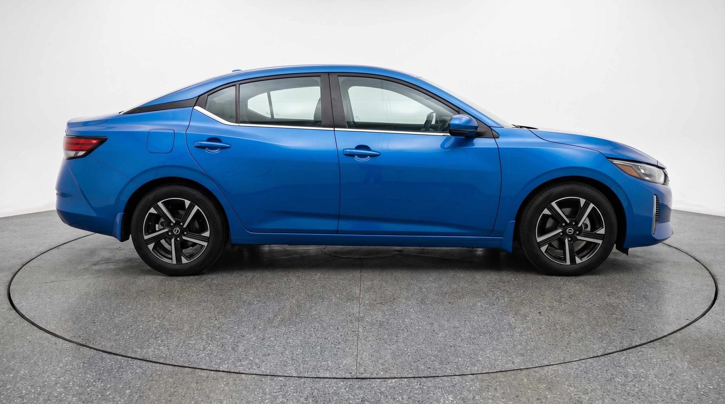 Used 2025 Nissan Sentra SV image 11