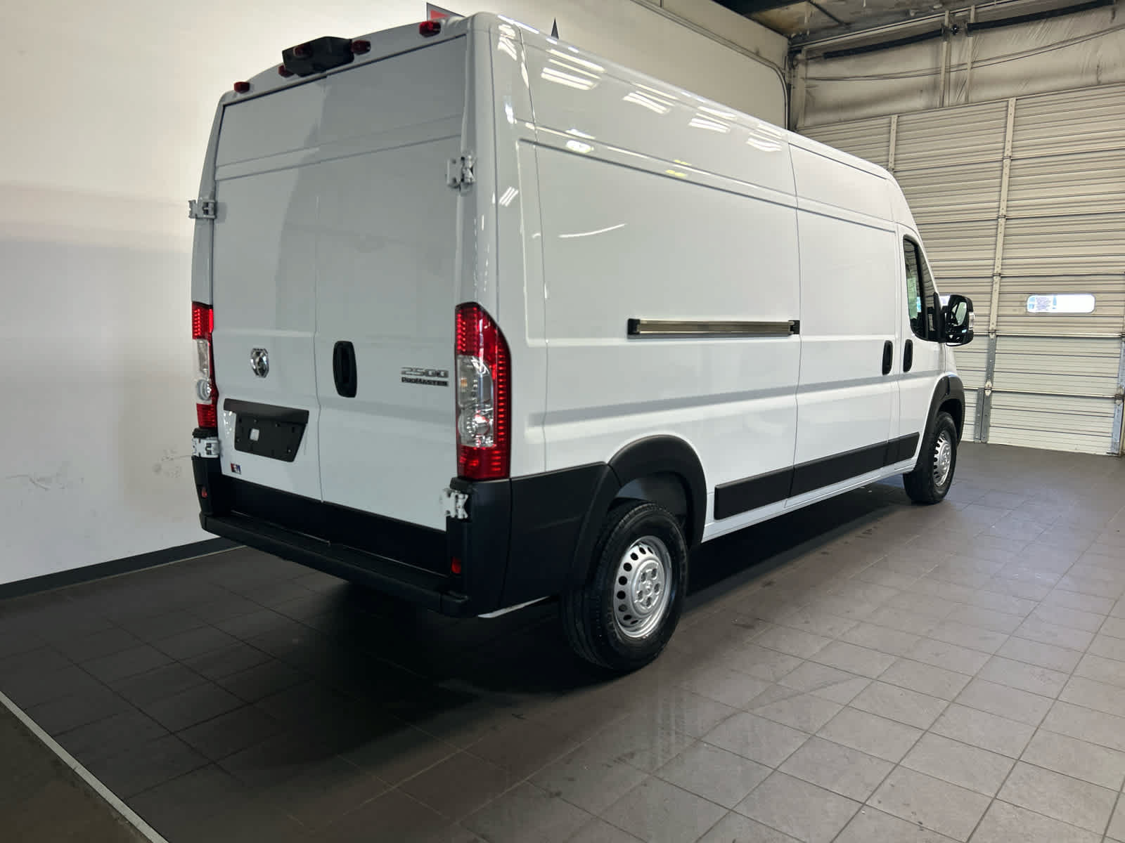 Used 2025 RAM ProMaster 2500 w/ Convenience Group FWD image 3