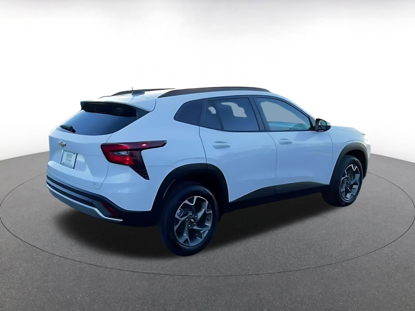 Used 2025 Chevrolet Trax LT image 10