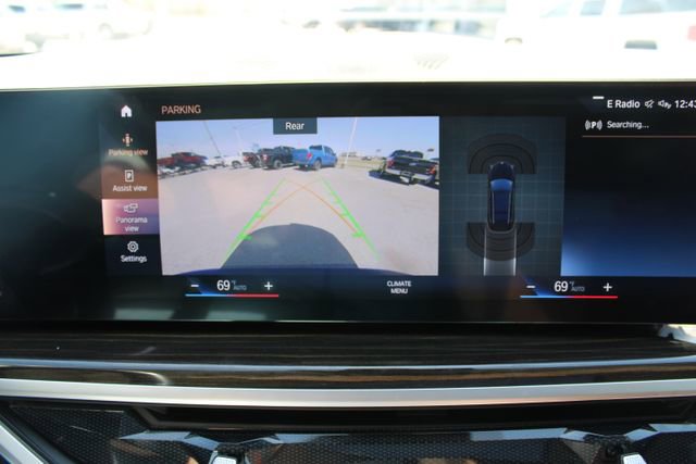 Used 2023 BMW X7 xDrive40i w/ Premium Package image 29