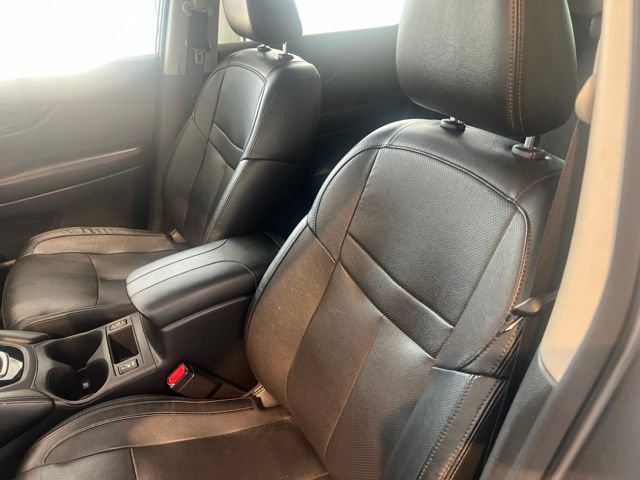 Used 2019 Nissan Rogue SL AWD/4WD image 15