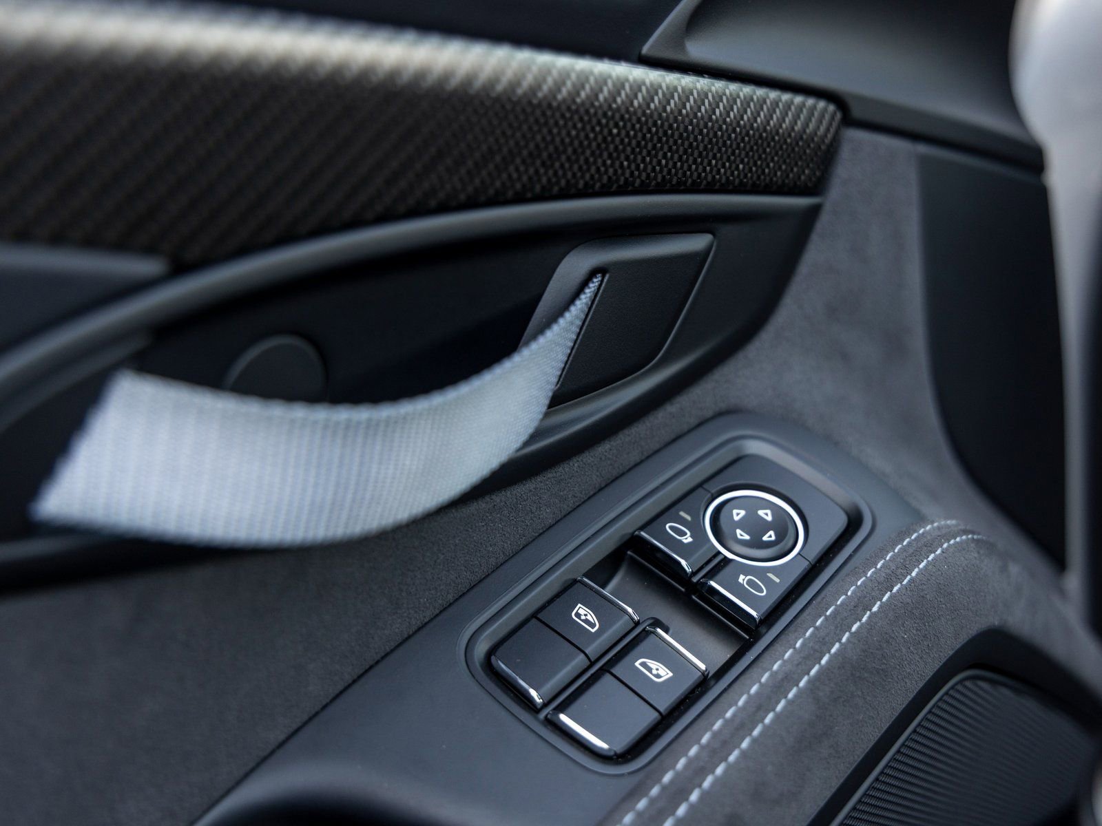 Certified 2025 Porsche 718 Cayman GT4 RS RWD image 32