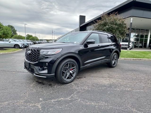 Used 2025 Ford Explorer ST-Line w/ Premium Package AWD/4WD image 5