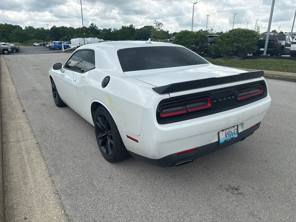 Used 2016 Dodge Challenger SXT w/ Blacktop Package RWD image 4