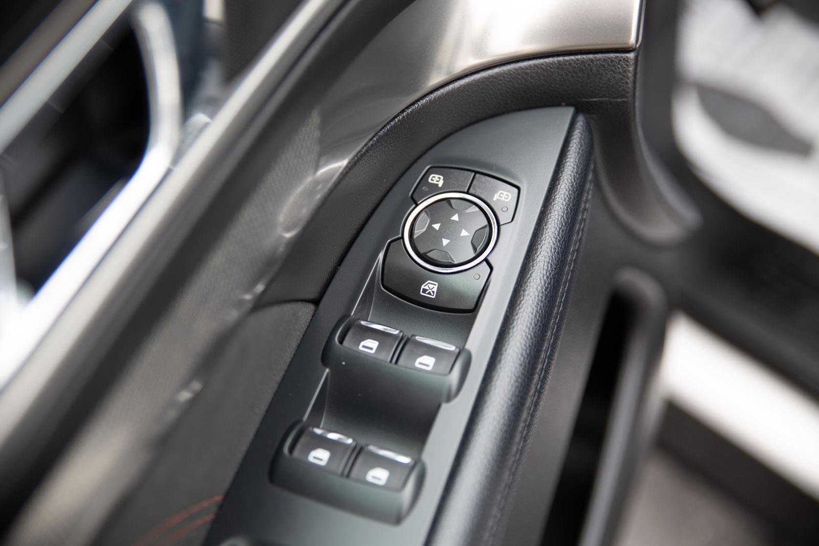 Used 2018 Ford Explorer XLT w/ Equipment Group 202A image 18