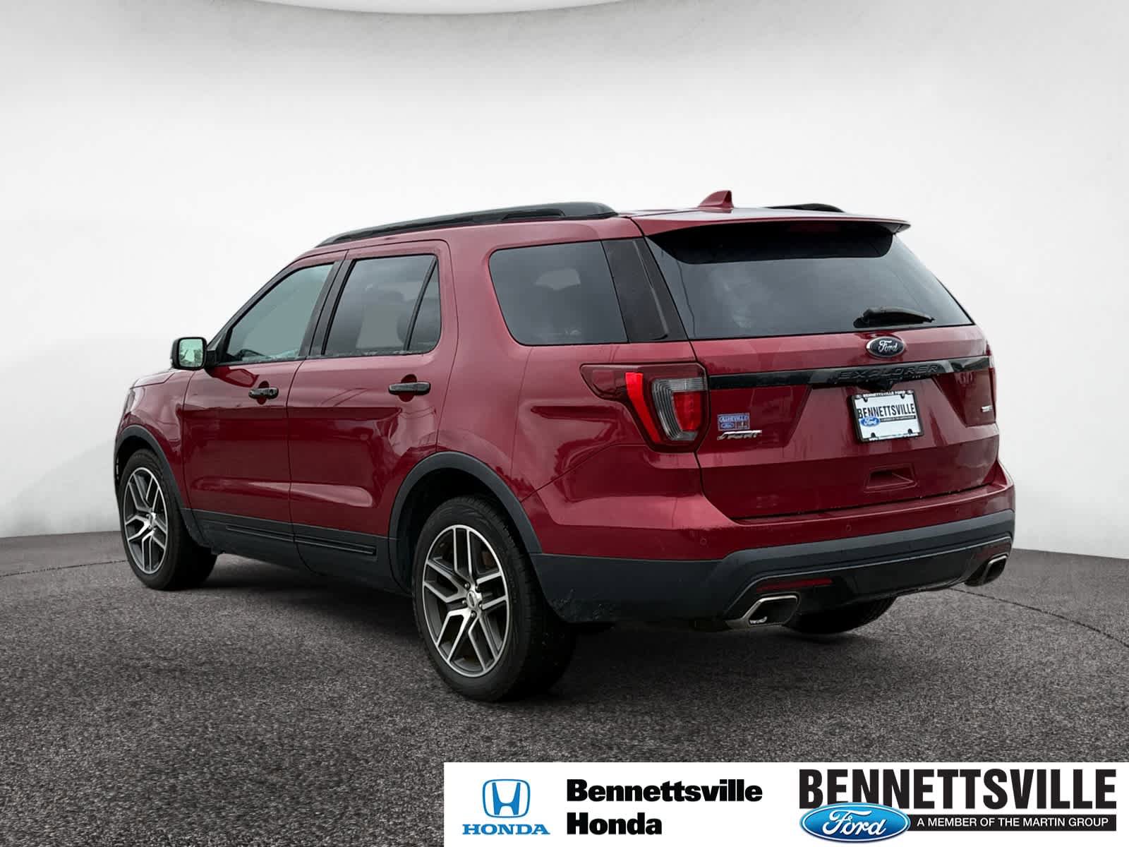 Used 2016 Ford Explorer Sport w/ Equipment Group 401A AWD/4WD image 3