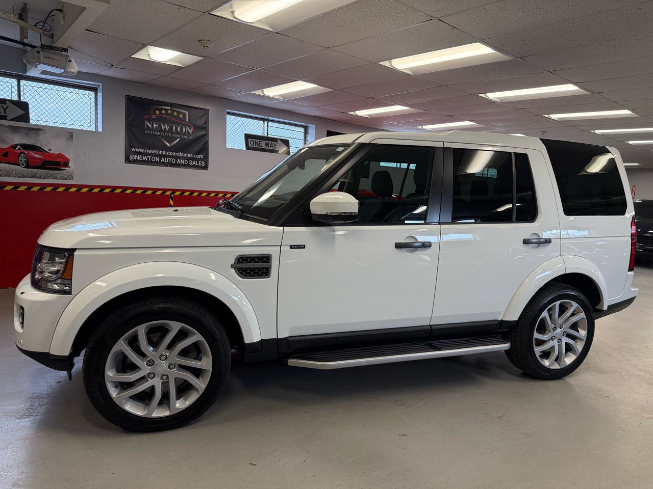 Used 2016 Land Rover LR4 HSE Silver Edition AWD/4WD image 4