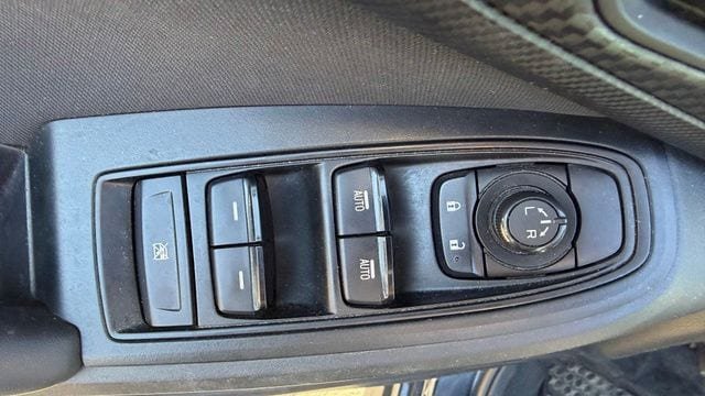 Used 2018 Subaru Crosstrek 2.0i Premium AWD/4WD image 13