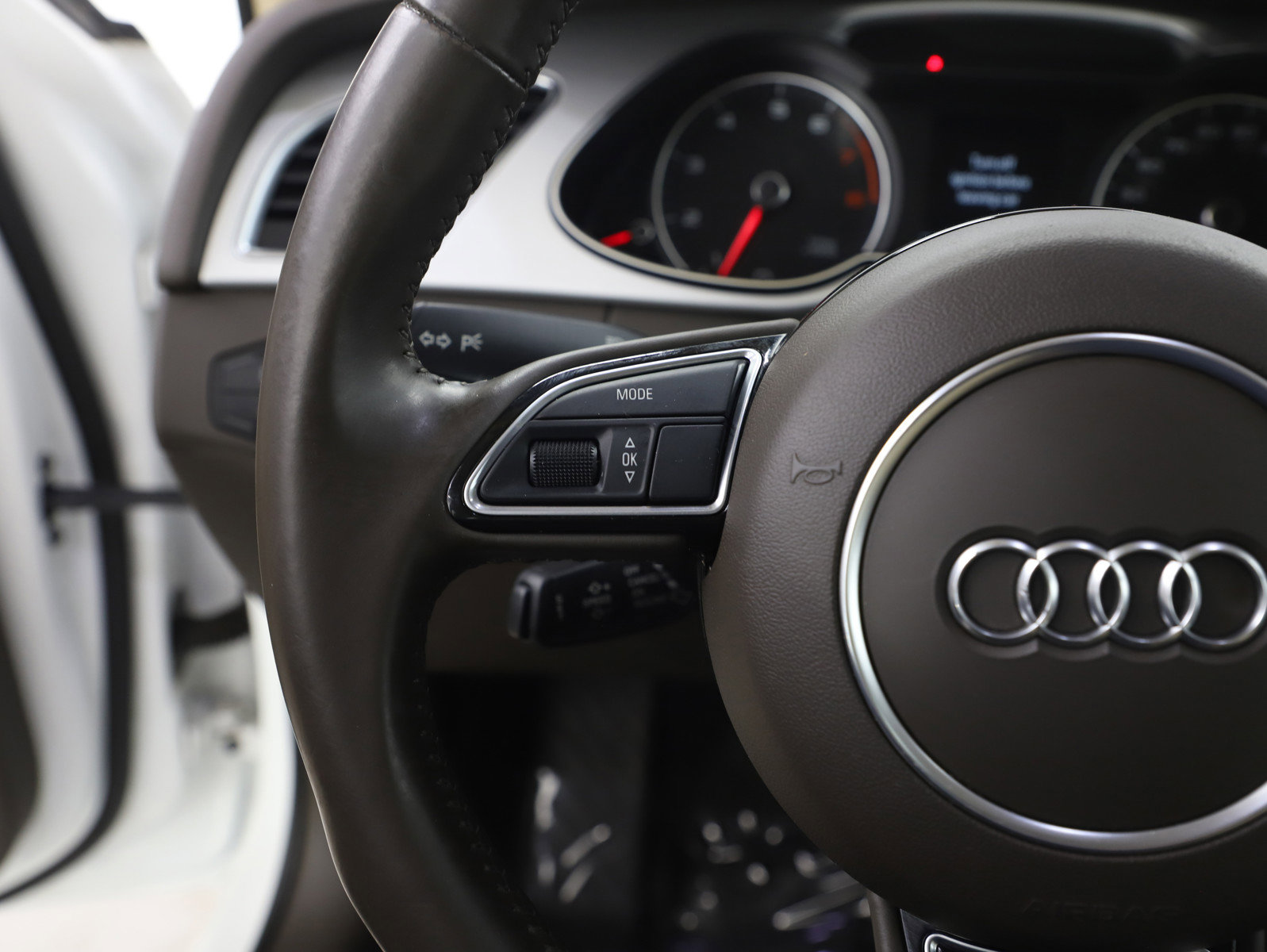 Used 2016 Audi A4 2.0T Premium Plus w/ Technology Package image 17