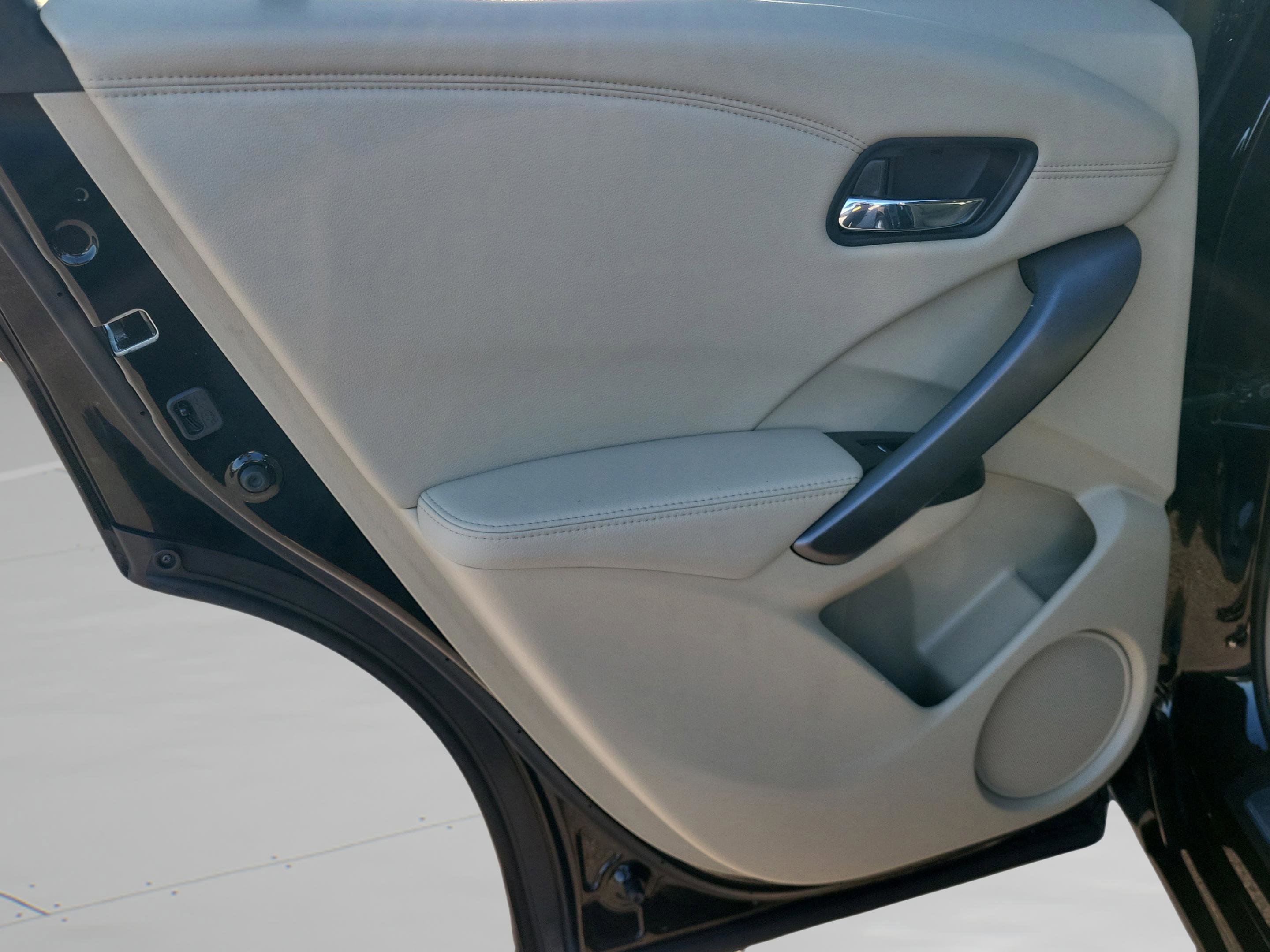 Used 2015 Acura RDX FWD image 11