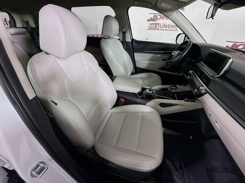 Used 2022 Kia Telluride S image 35