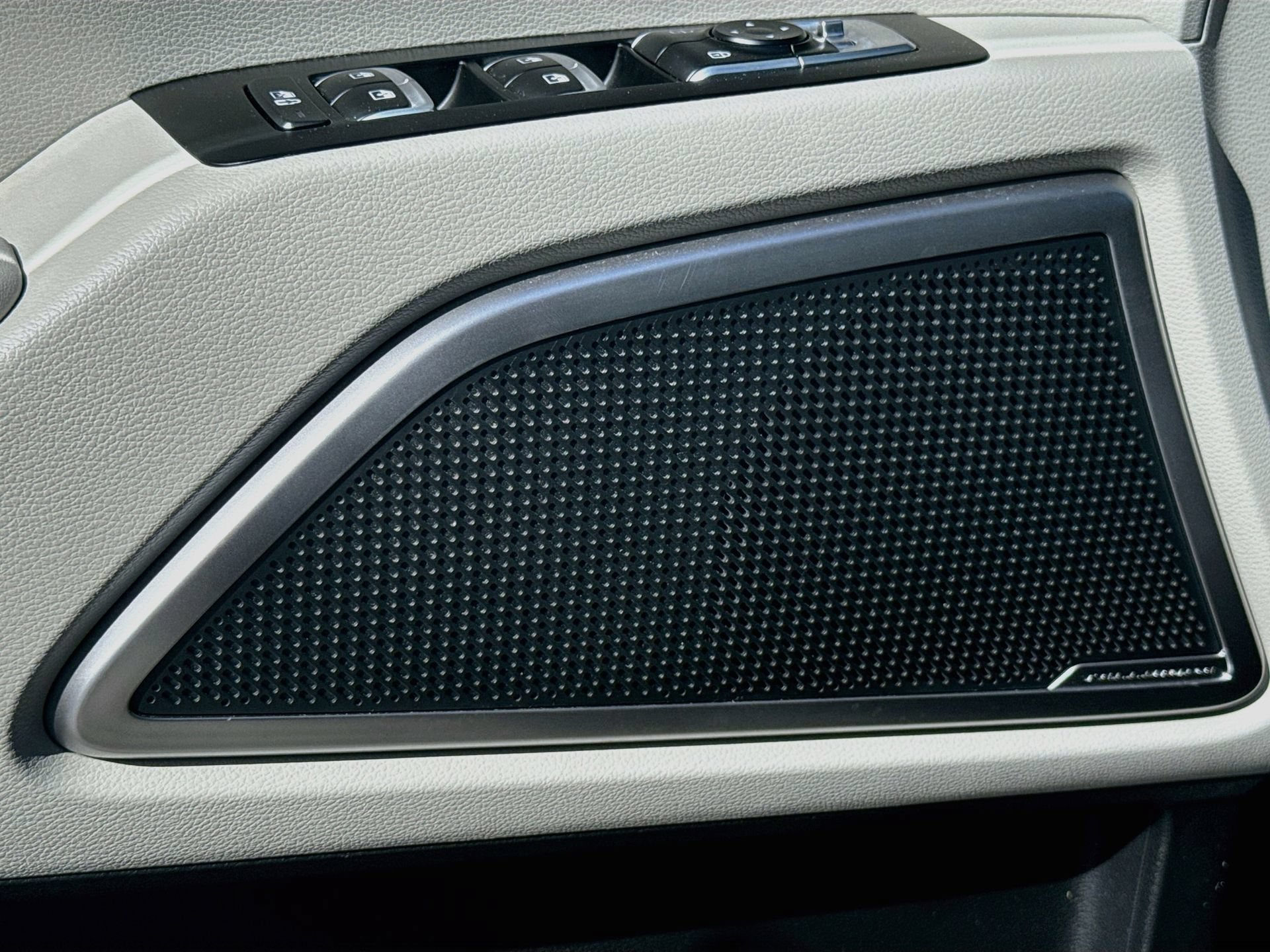 Used 2024 Kia Telluride S w/ S Sunroof Package FWD image 24