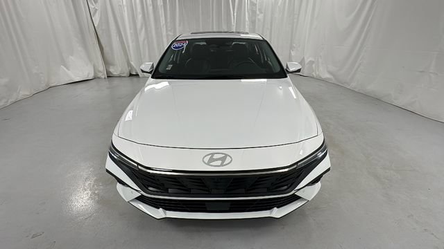 Used 2024 Hyundai Elantra Limited image 8