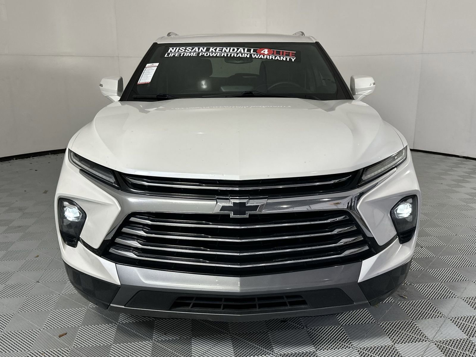 Used 2023 Chevrolet Blazer Premier FWD image 3