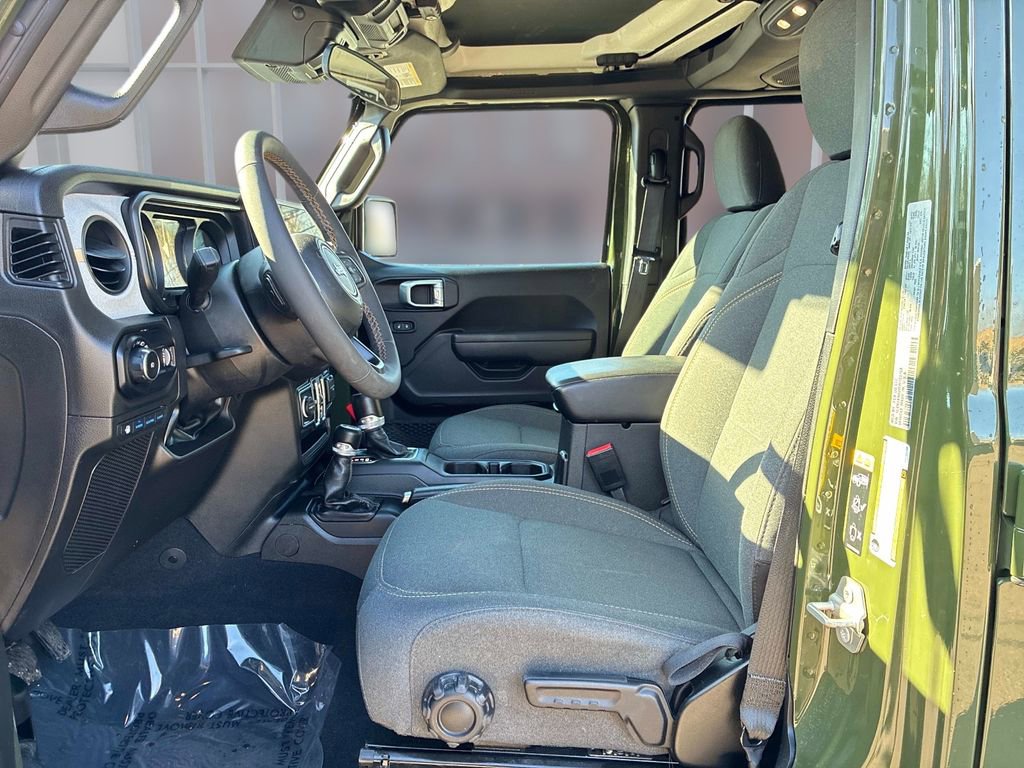Used 2024 Jeep Wrangler Unlimited w/ Convenience Group image 23