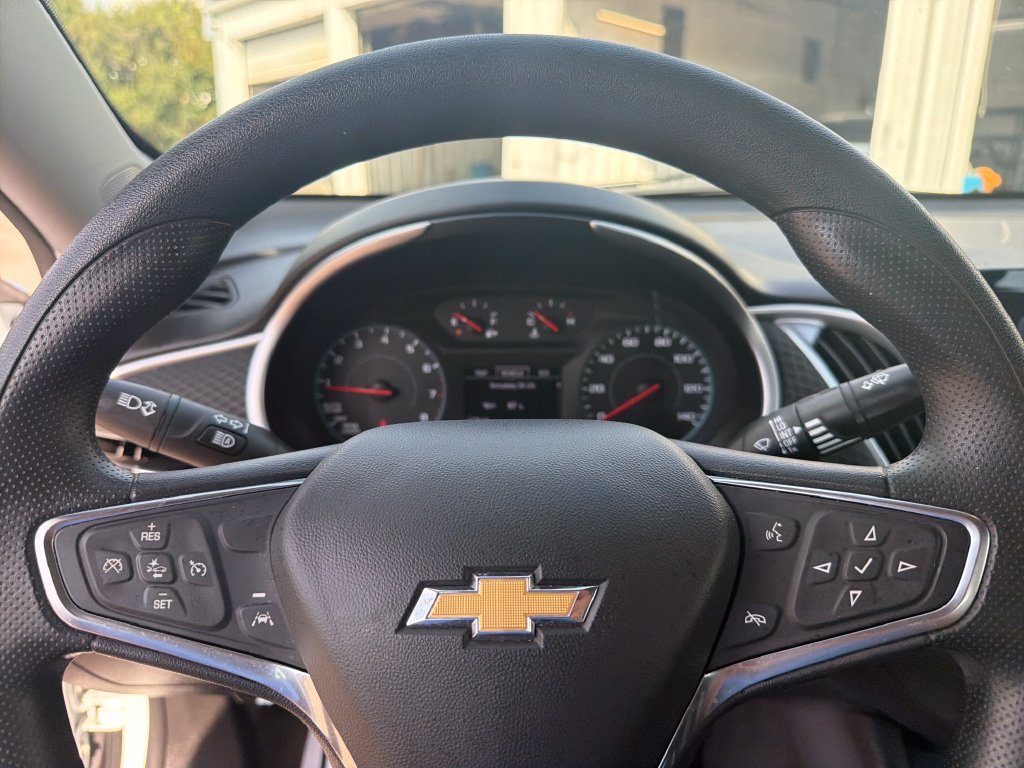 Used 2025 Chevrolet Malibu LT FWD image 18