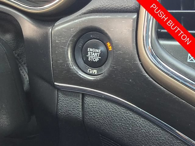 Used 2016 Jeep Grand Cherokee Limited w/ Luxury Group II AWD/4WD image 19
