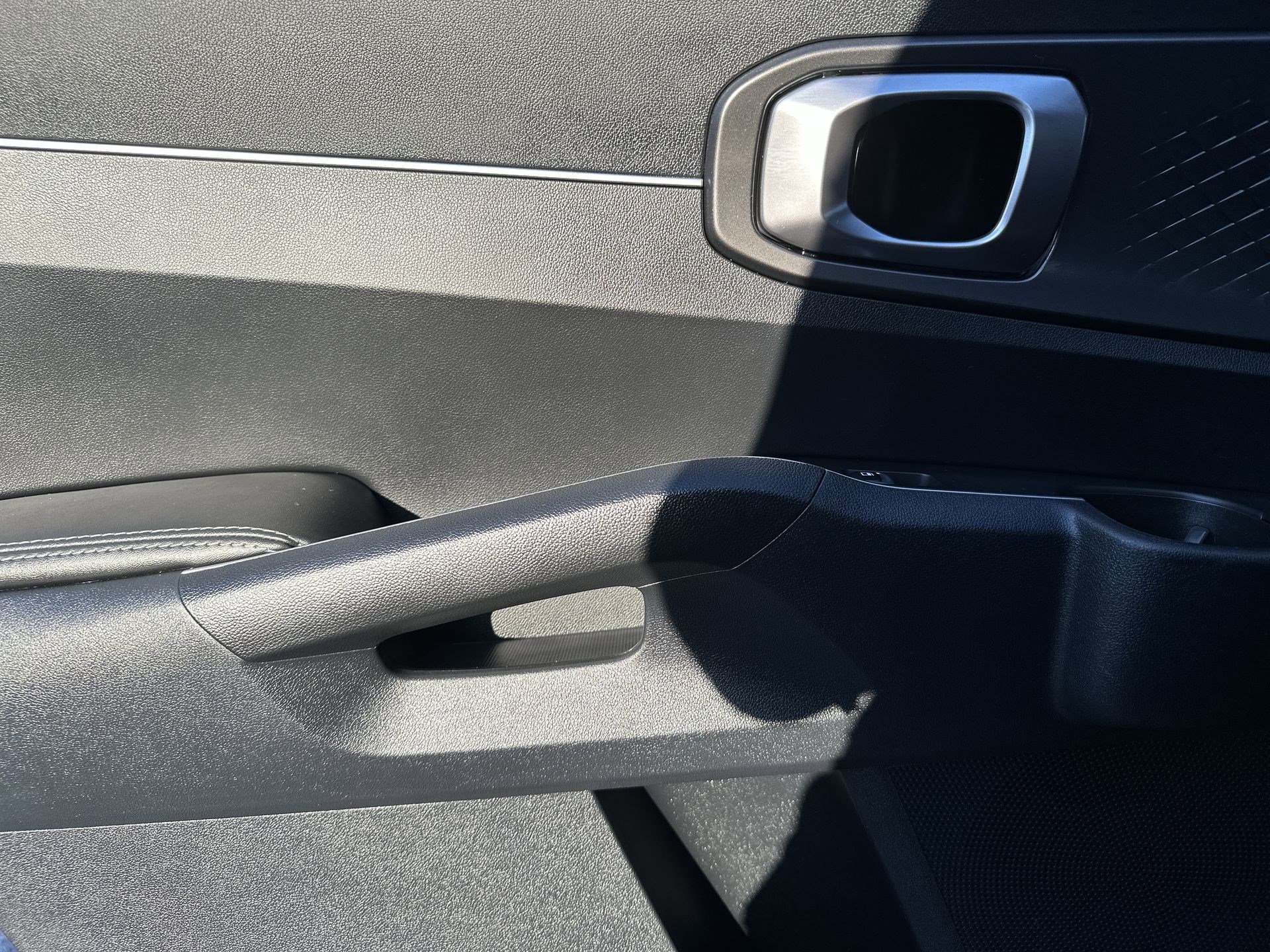 Used 2023 Kia Sorento LX image 31