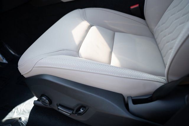 Used 2026 Volvo XC90 T8 Plus w/ Protection Package Premier image 29