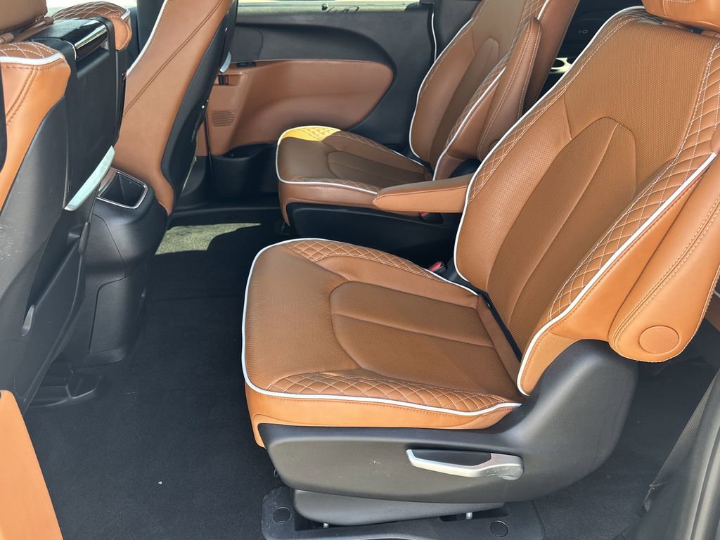 Used 2024 Chrysler Pacifica Pinnacle image 15