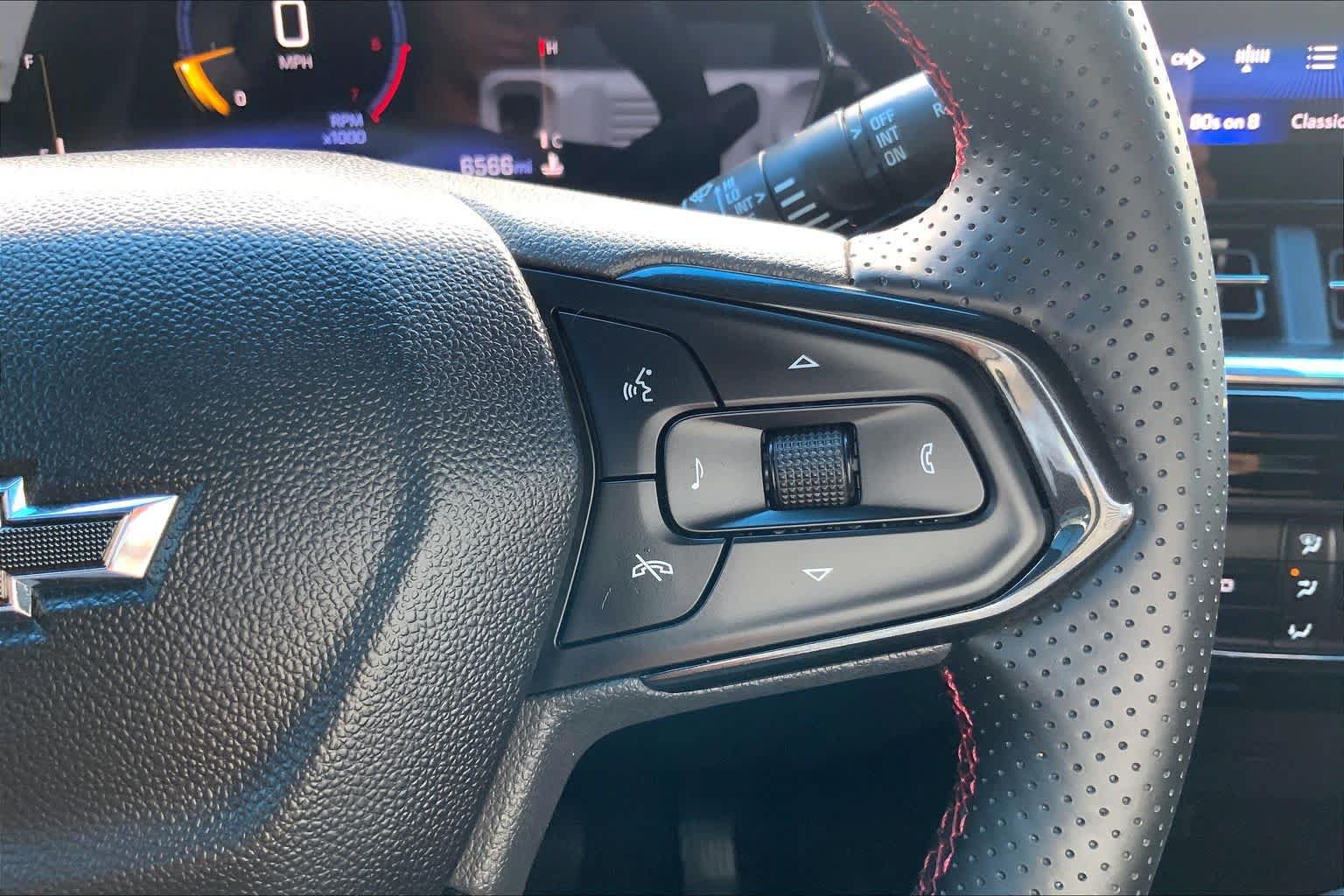 Certified 2026 Chevrolet Trax RS w/ Sunroof Package FWD image 25