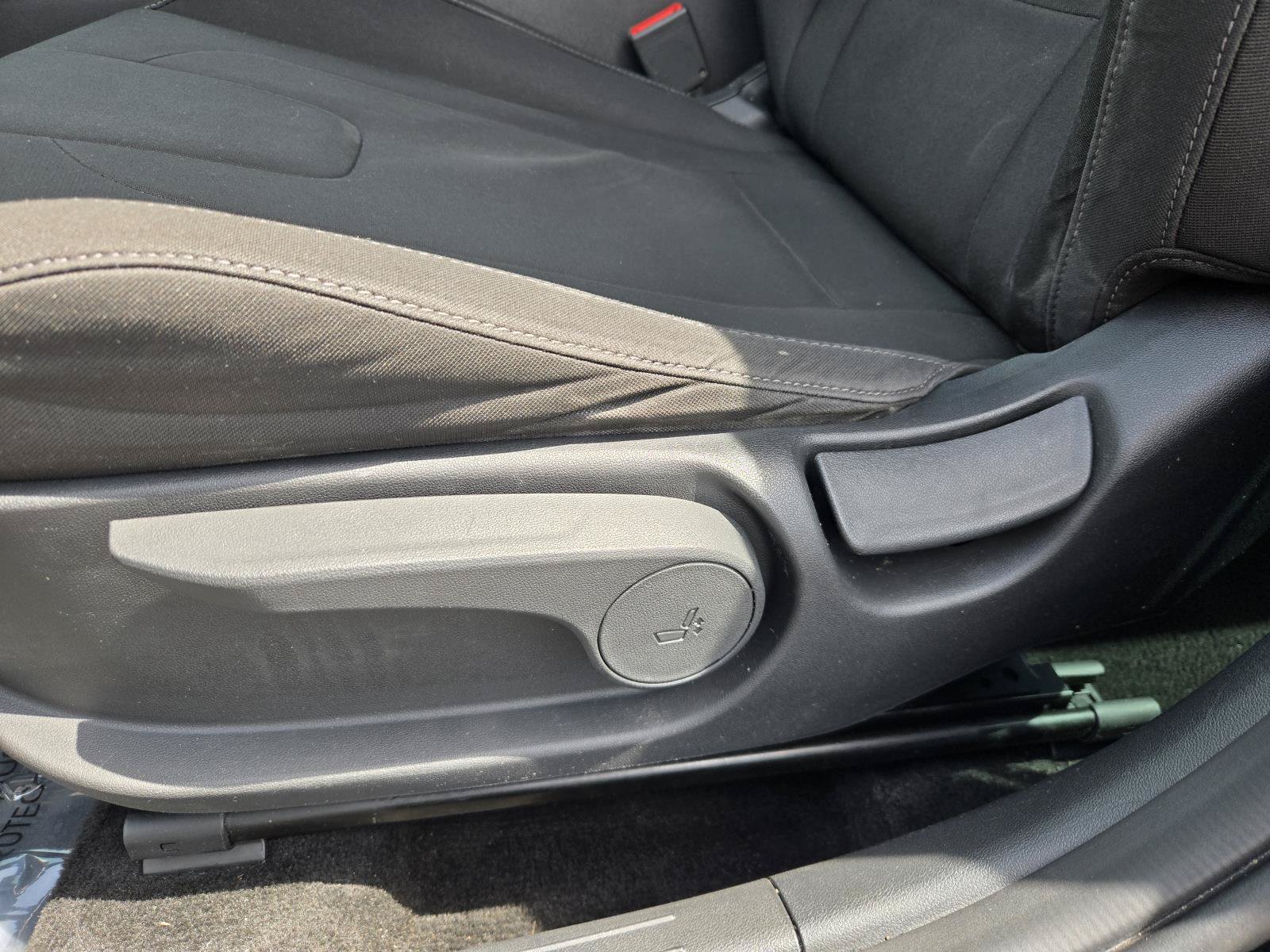 Used 2022 Hyundai Elantra SEL FWD image 23