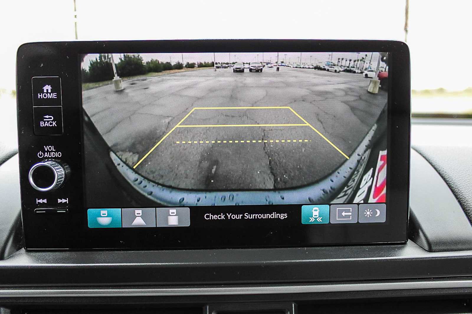 Certified 2025 Honda Pilot Touring image 24