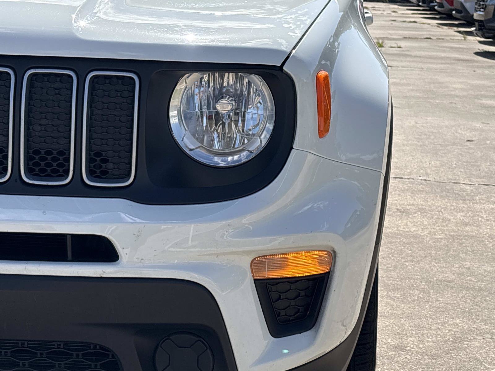 Certified 2023 Jeep Renegade Latitude AWD/4WD image 9
