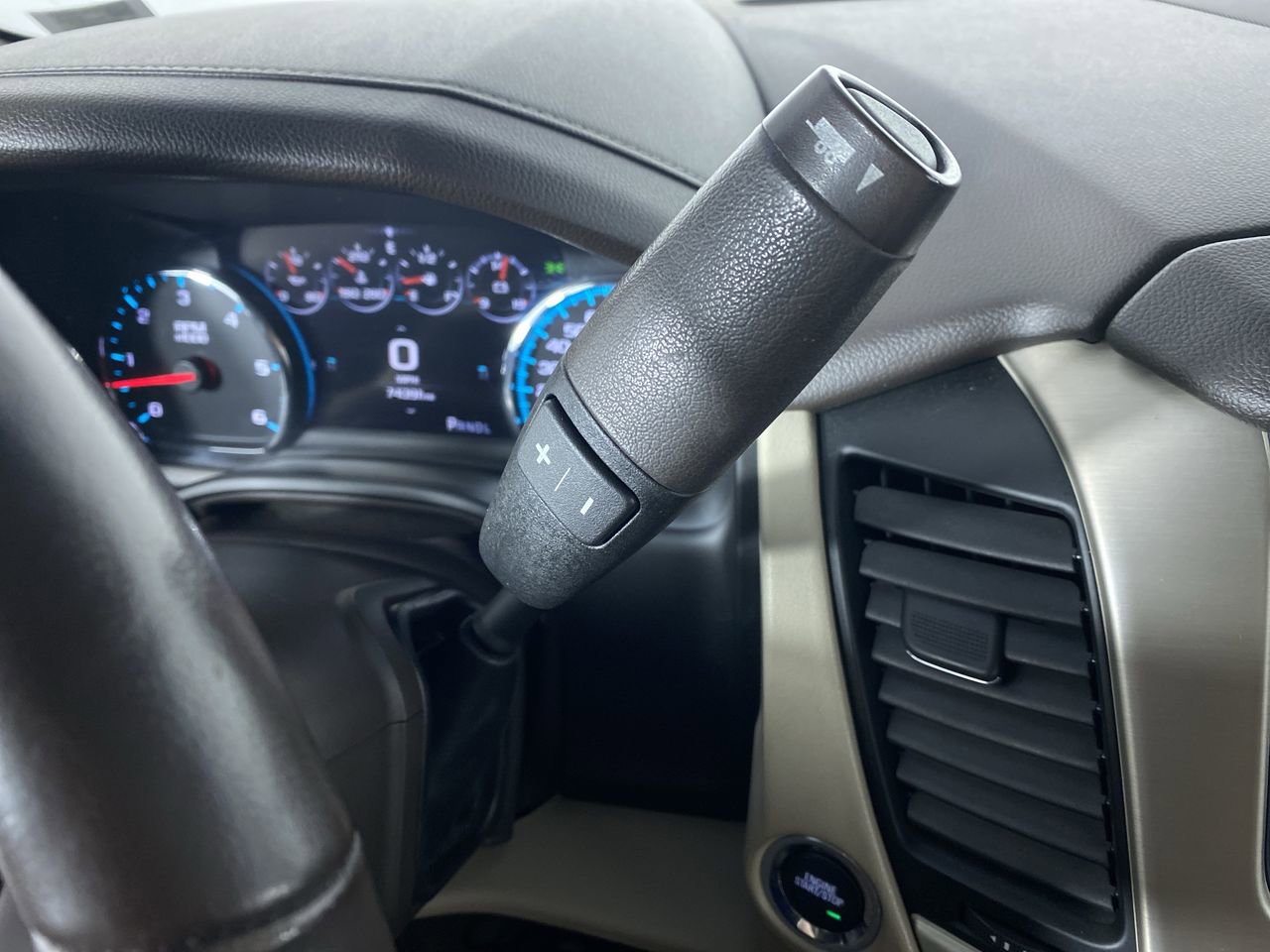 Used 2018 GMC Yukon Denali w/ Open Road Package image 8