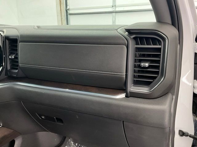 Used 2022 GMC Sierra 1500 SLT w/ SLT Convenience Package AWD/4WD image 11