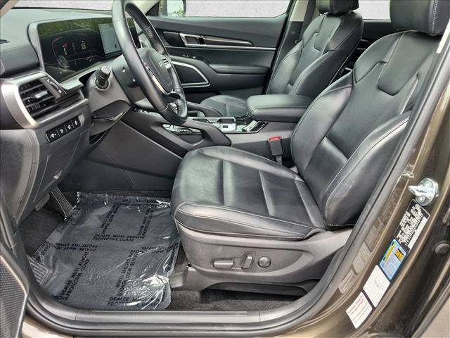 Used 2025 Kia Telluride S AWD/4WD image 17