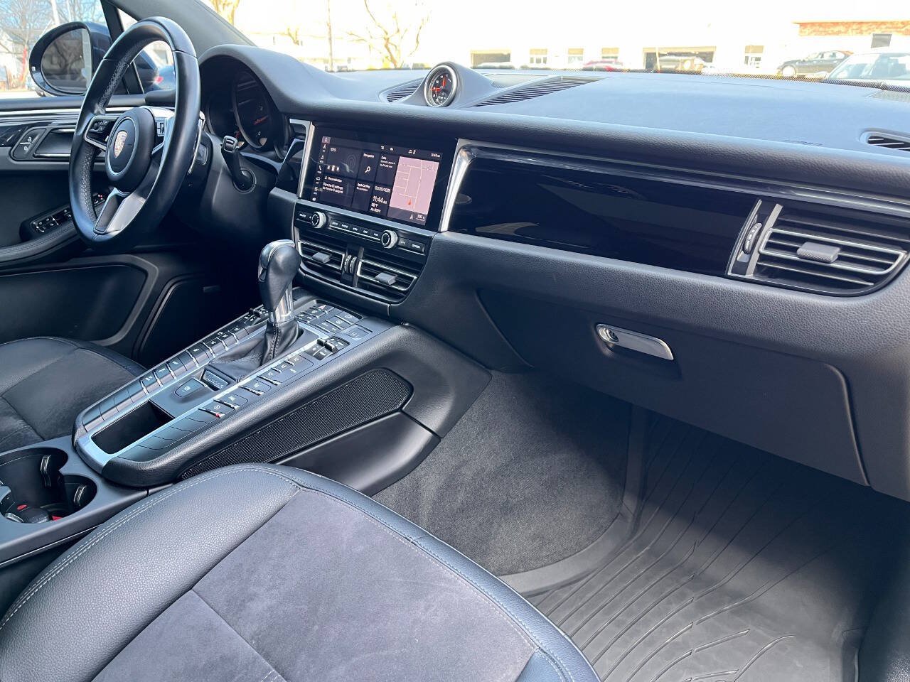 Used 2021 Porsche Macan AWD/4WD image 44