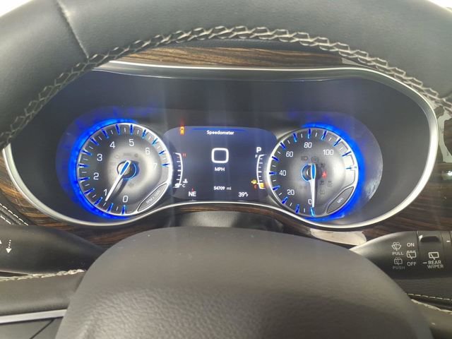 Used 2023 Chrysler Pacifica Limited image 18