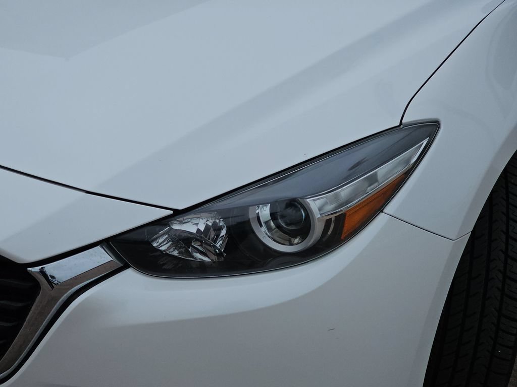 Used 2018 MAZDA MAZDA3 Touring FWD image 32