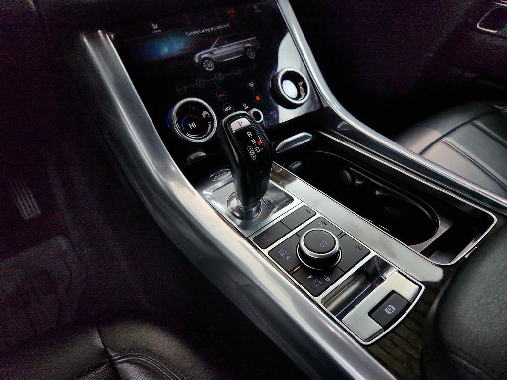 Used 2020 Land Rover Range Rover Sport SE image 17