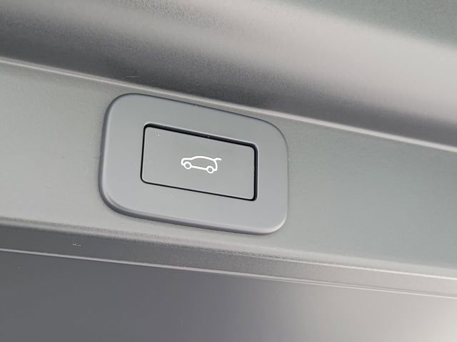 Used 2024 Land Rover Range Rover SE image 12